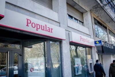 25 oficinas y un banco menos al dia asi esta evolucionando la banca en europa