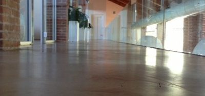 ventajas de los pavimentos continuos interiores