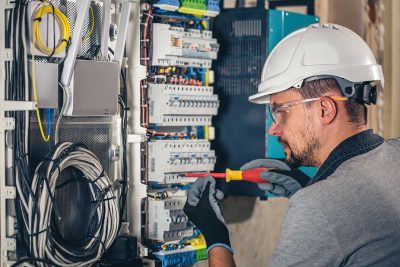cuanto gana un electricista en espana salario promedio y rangos salariales